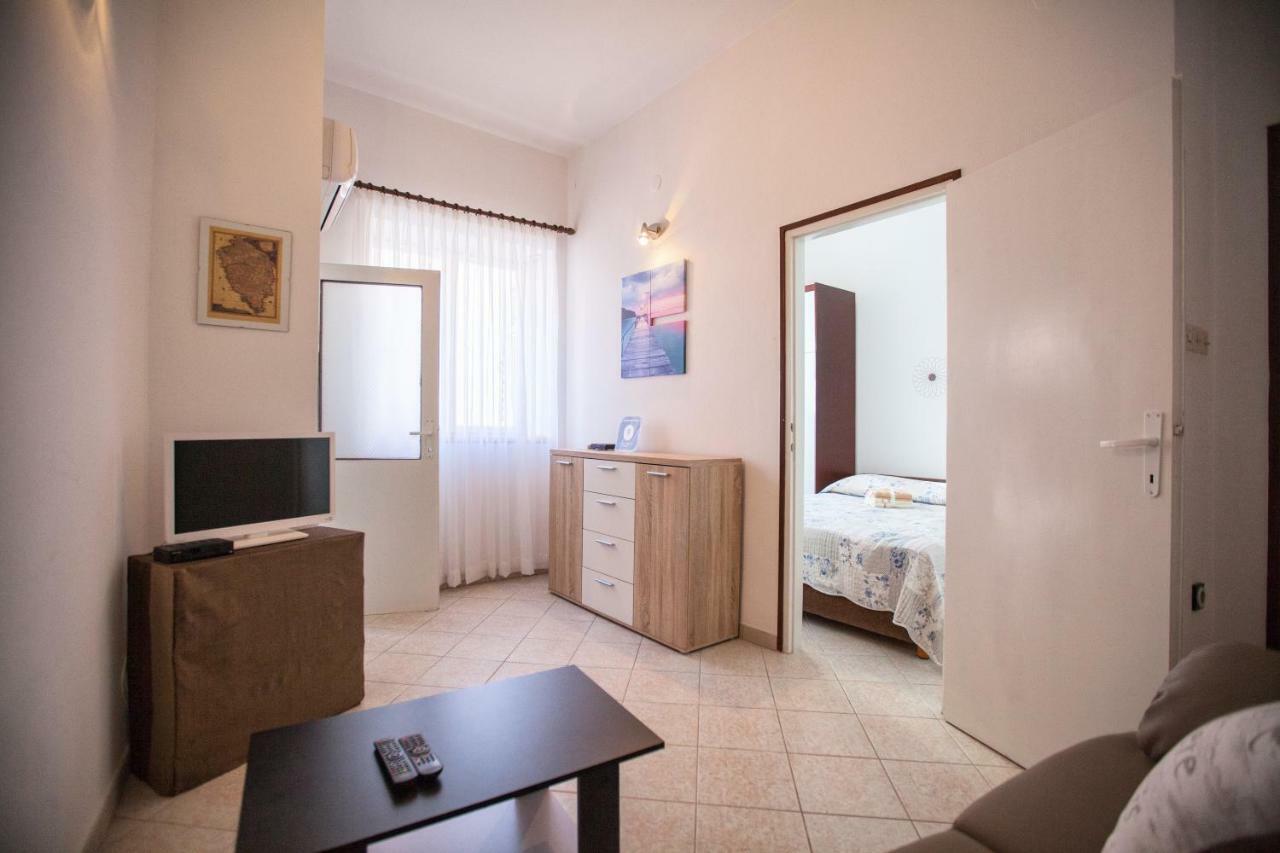 Apartment Rosy Pula Exterior foto