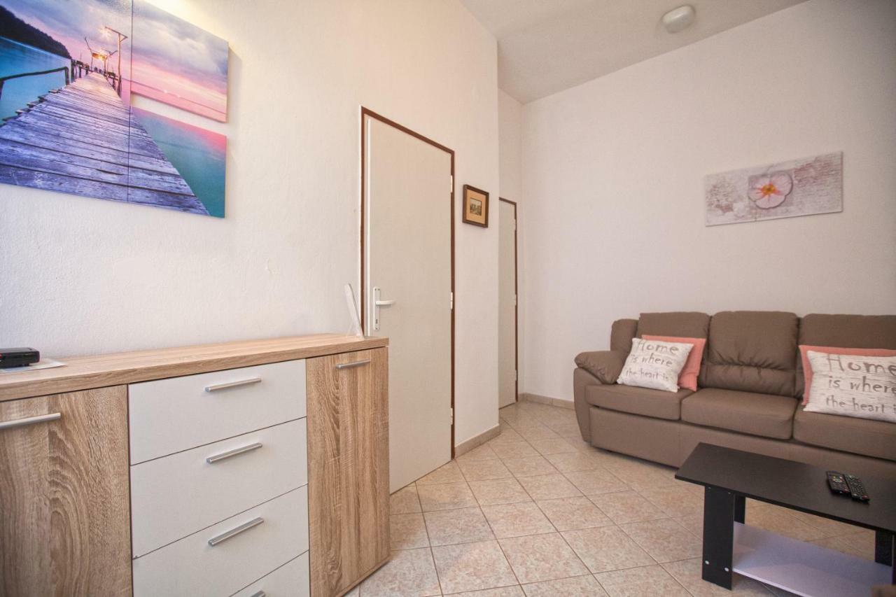 Apartment Rosy Pula Exterior foto
